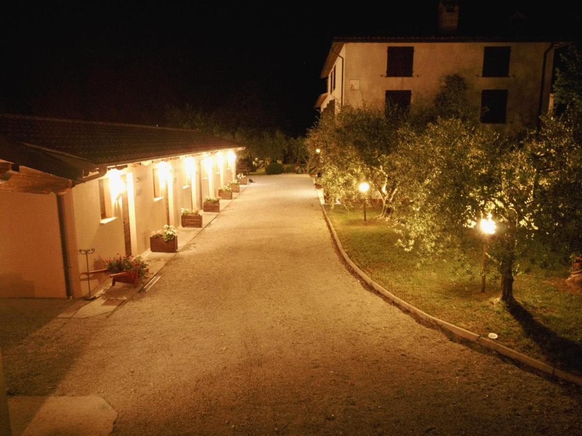 Santa Croce Villa Fossato di Vico Dış mekan fotoğraf