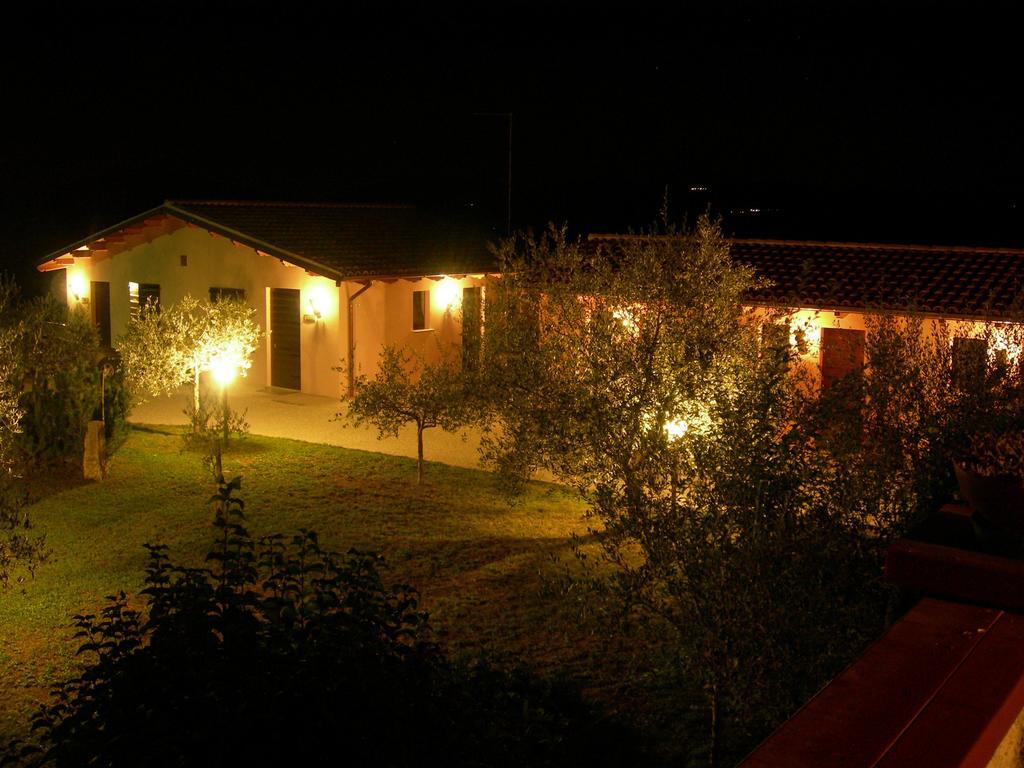 Santa Croce Villa Fossato di Vico Dış mekan fotoğraf
