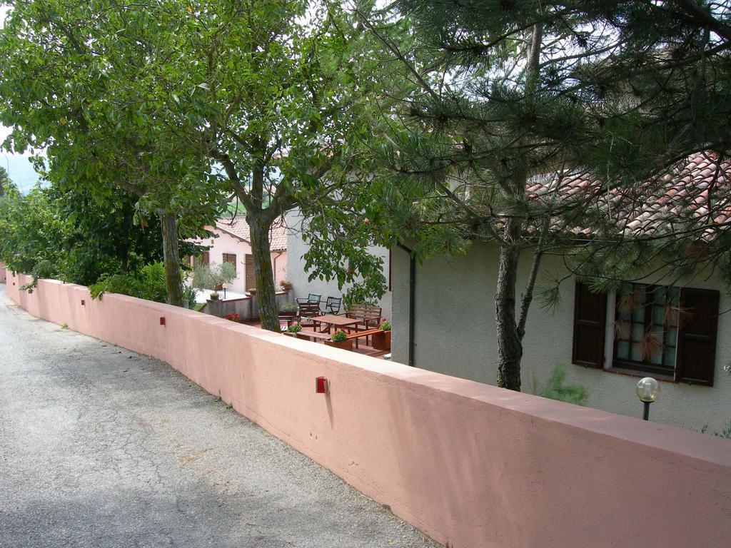 Santa Croce Villa Fossato di Vico Dış mekan fotoğraf