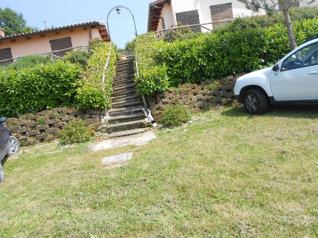 Santa Croce Villa Fossato di Vico Dış mekan fotoğraf