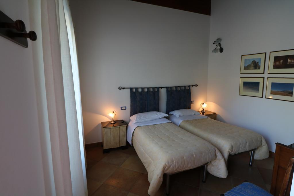 Santa Croce Villa Fossato di Vico Dış mekan fotoğraf