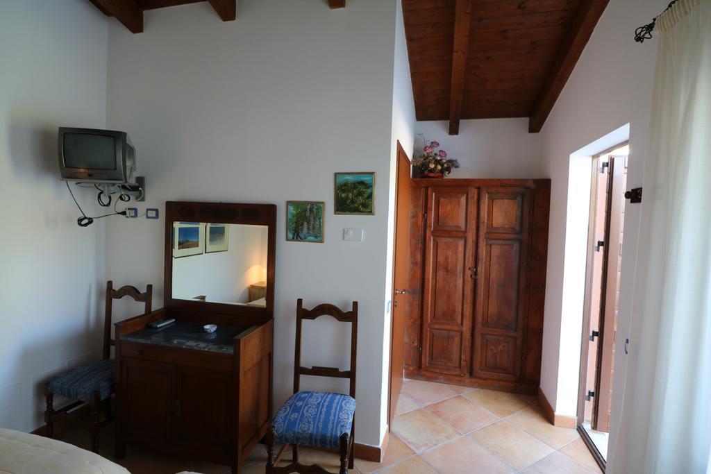 Santa Croce Villa Fossato di Vico Dış mekan fotoğraf