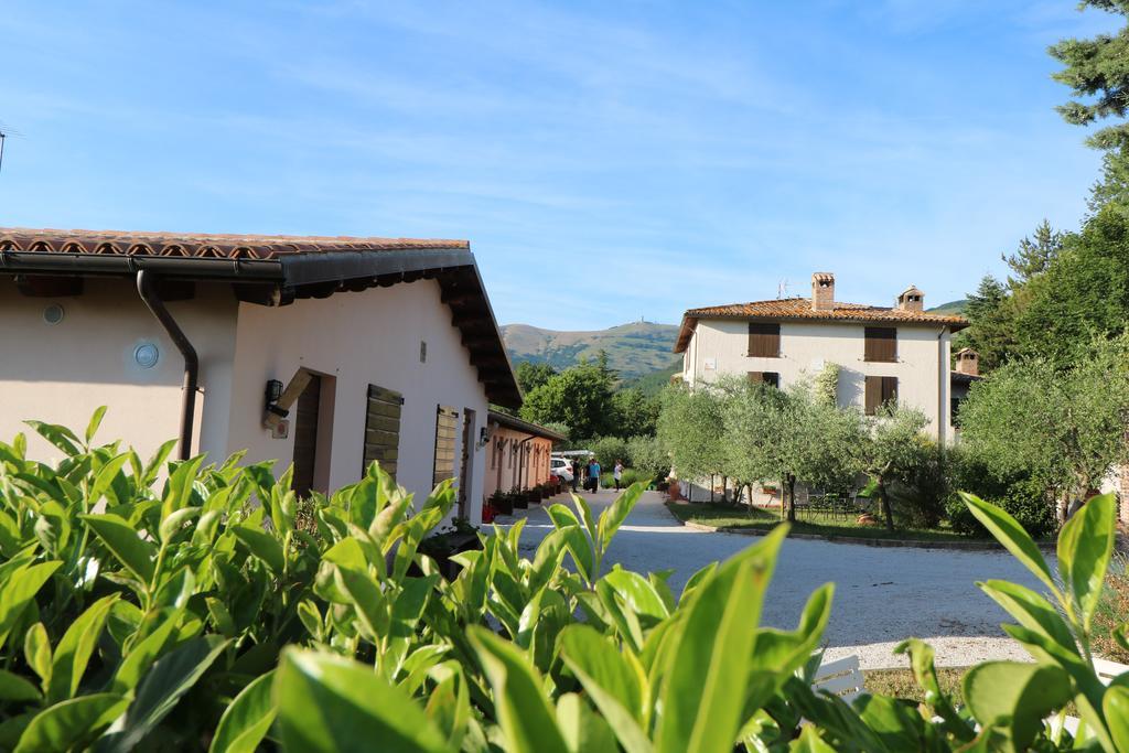 Santa Croce Villa Fossato di Vico Dış mekan fotoğraf